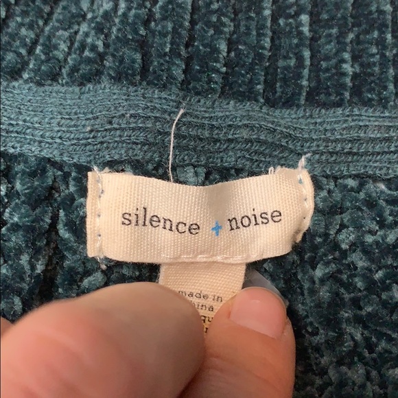Silence + noise soft cropped cable knit sweater xs - Picture 2 of 2